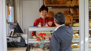 Zadar, 010513.
Predstavnici Koalicije za promjene, predvodjeni kandidatom za gradonacelnika Ivom Bilicem, obiljezili su 1. svibanj – Medjunarodni praznik rada podjelom karanfila sugradjankama i sugradjanima.
Na fotografiji: Ivo Bilic.
Foto: Luka Gerlanc Zadar, 010513.
Predstavnici Koalicije za promjene, predvodjeni kandidatom za gradonacelnika Ivom Bilicem, obiljezili su 1. svibanj – Medjunarodni praznik rada podjelom karanfila sugradjankama i sugradjanima.
Na fotografiji: Ivo Bilic.
Foto: Luka Gerlanc