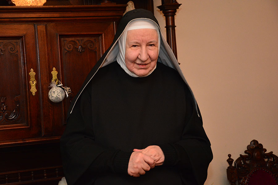 Gradonačelnik Kalmeta posjetio benediktinke; foto Iva Perinčić Gradonačelnik Kalmeta posjetio benediktinke; foto Iva Perinčić