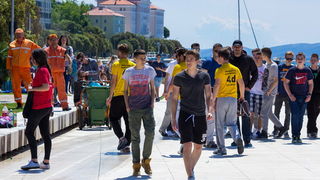 Ludijada maturanata na zadarskoj rivi 17. svibnja 2016. Foto: Bojan Bogdanić