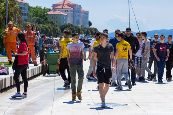 Ludijada maturanata na zadarskoj rivi 17. svibnja 2016. Foto: Bojan Bogdanić