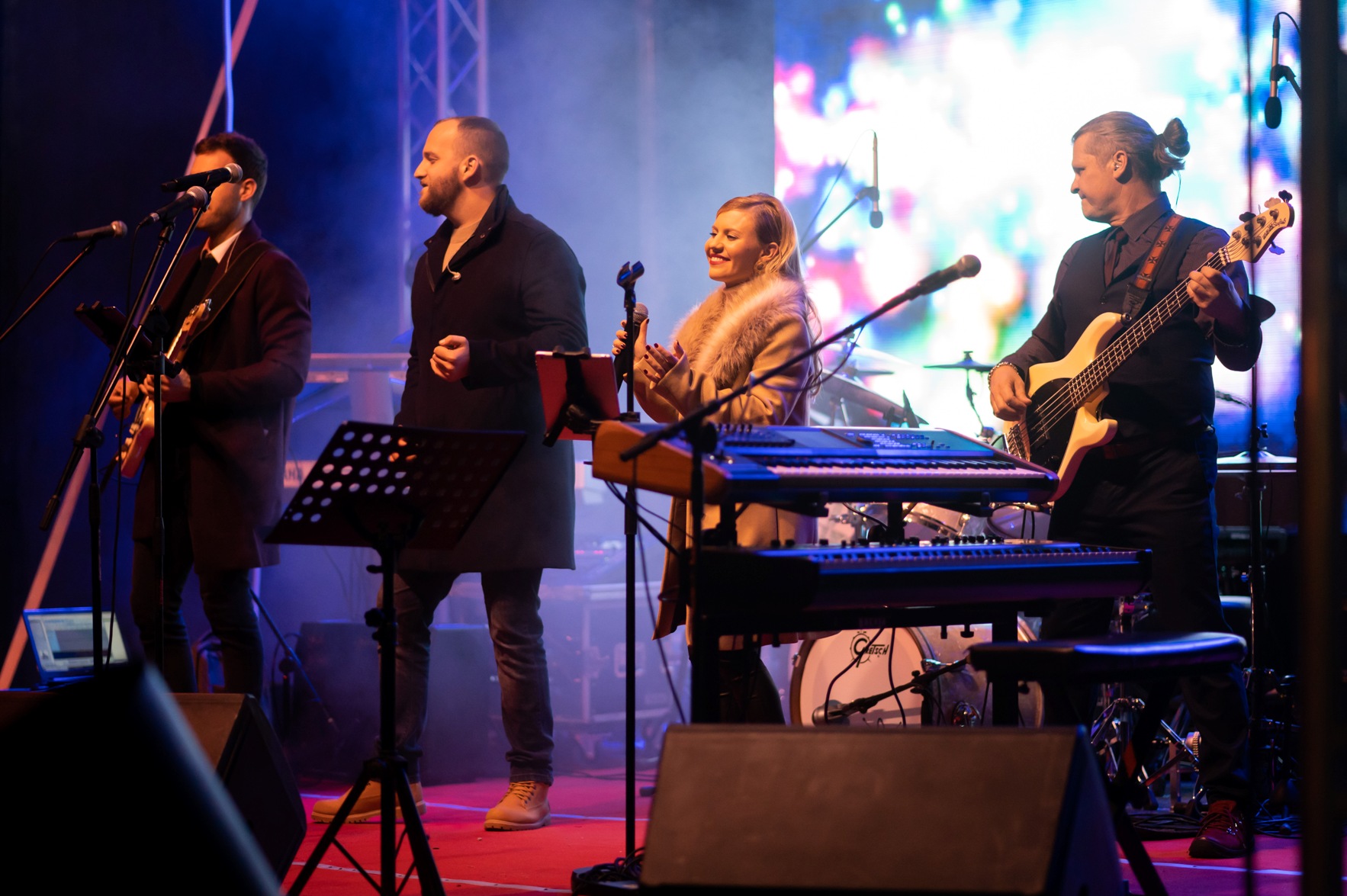 Vatromet, tisuće konfeta, šampanjac, prskalice i koncert Ivana Zaka i Tempo Banda