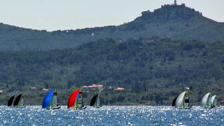 Jedrenje: SP klase 49er – drugi dan 8. svibnnja 2012, Foto: Leonard Kvarantan Jedrenje: SP klase 49er – drugi dan 8. svibnnja 2012, Foto: Leonard Kvarantan
