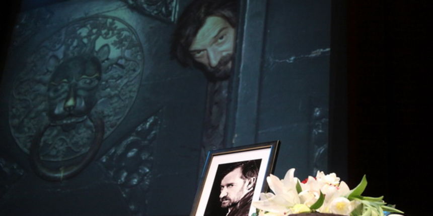 Dubrovnik, 200211. Danas je u Kazalistu Marina Drzica odrzana komemoracija za nedavno preminulog hrvatskog glumca Predraga Vusovica Predja. Na Predjov bogati umjetnicki opus i nepresusni talent podsjetili su njegovi kolege i prijatelji Jasna Jukic, Davor Dubrovnik, 200211. Danas je u Kazalistu Marina Drzica odrzana komemoracija za nedavno preminulog hrvatskog glumca Predraga Vusovica Predja. Na Predjov bogati umjetnicki opus i nepresusni talent podsjetili su njegovi kolege i prijatelji Jasna Jukic, Davor