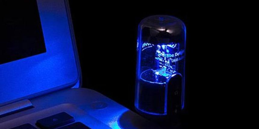 USB vakuumska cijev (foto: tportal.hr) USB vakuumska cijev (foto: tportal.hr)