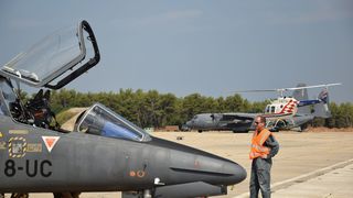 Francuski vojni avioni u vojarni “Pukovnik Mirko Vukušić”u Zemuniku Francuski vojni avioni u vojarni “Pukovnik Mirko Vukušić”u Zemuniku