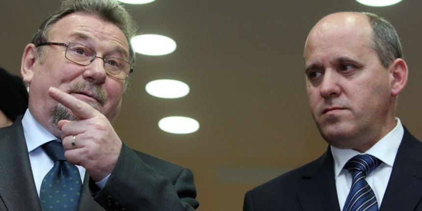 Zagreb, 180110.
Sredisnjica HDZ-a.
Tiskovna konferencija Jadranke Kosor nakon odrzane sjednice Predsjednistva HDZ-a.
Vladimir Seks potpredsjednik HDZ-a i potpredsjednik Hrvatskog sabora i glavni tajnik HDZ-a Branko Bacic tijekom tiskovne konferencije.
Fot Zagreb, 180110.
Sredisnjica HDZ-a.
Tiskovna konferencija Jadranke Kosor nakon odrzane sjednice Predsjednistva HDZ-a.
Vladimir Seks potpredsjednik HDZ-a i potpredsjednik Hrvatskog sabora i glavni tajnik HDZ-a Branko Bacic tijekom tiskovne konferencije.
Fot