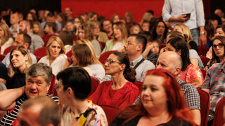 Igrajmo se: Zabranjeno mlađima od 15 strana A