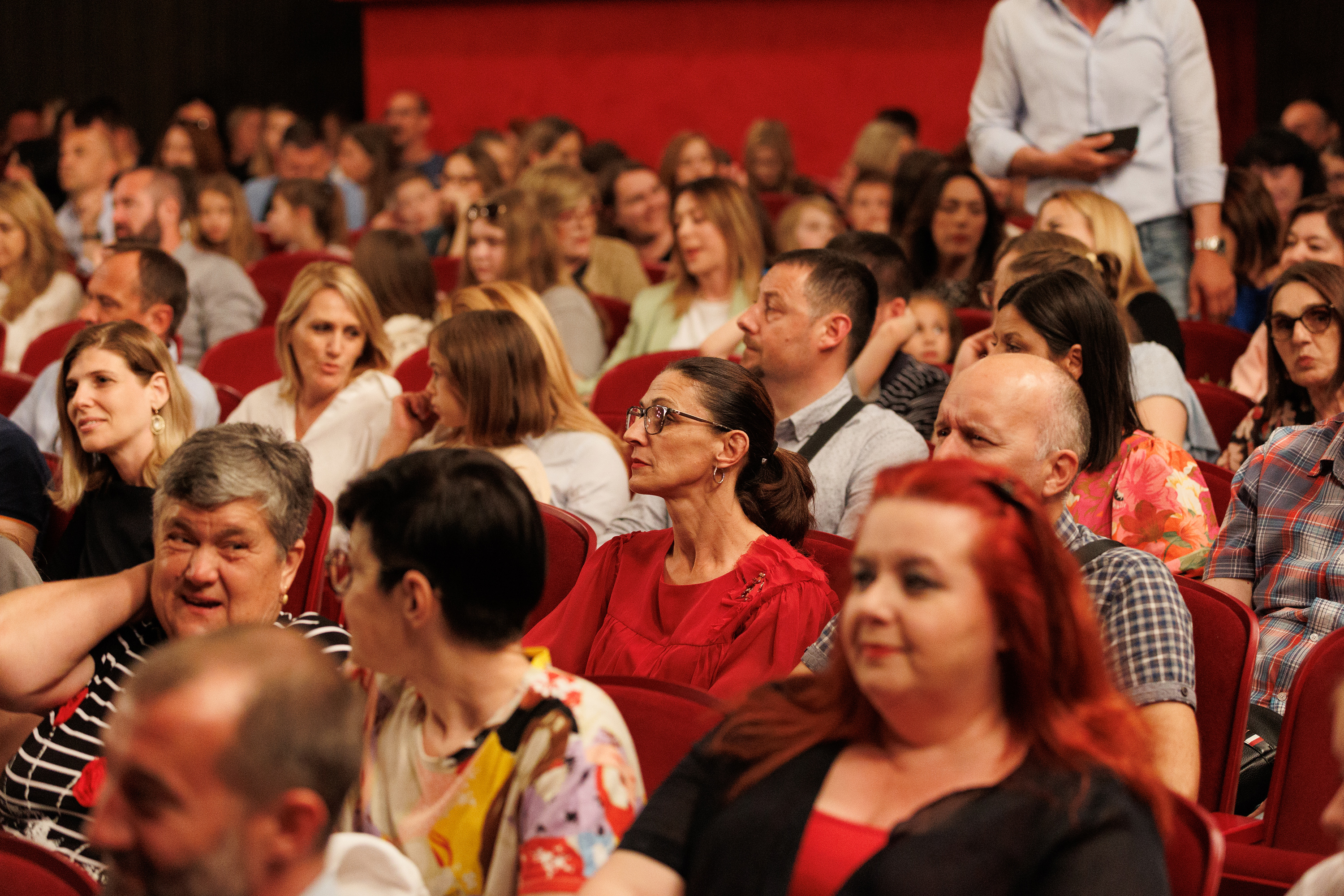 Igrajmo se: Zabranjeno mlađima od 15 strana A