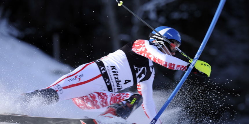 Kitzbuhel, 230111.
Fis Audi World Cup, Svjetski skijaski kup u Kitzbuhelu, slalomska utrka, koja se ujedno racuna za klasicnu kombinaciju sa jucerasnjim spustom na Streifu.
Na slici: Benjamin Raich austrijski skijas fulao plava vrata sa suprotne strane c Kitzbuhel, 230111.
Fis Audi World Cup, Svjetski skijaski kup u Kitzbuhelu, slalomska utrka, koja se ujedno racuna za klasicnu kombinaciju sa jucerasnjim spustom na Streifu.
Na slici: Benjamin Raich austrijski skijas fulao plava vrata sa suprotne strane c