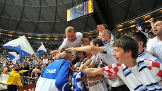 Zadar, 260513.
Dvorana Kresimira Cosica. 
3. polufinalna utakmica prvenstva Hrvatske izmedju KK Zadar i KK Cedevita.
Na fotografiji: slavlje Zadrana.
Foto: Luka Gerlanc / CROPIX