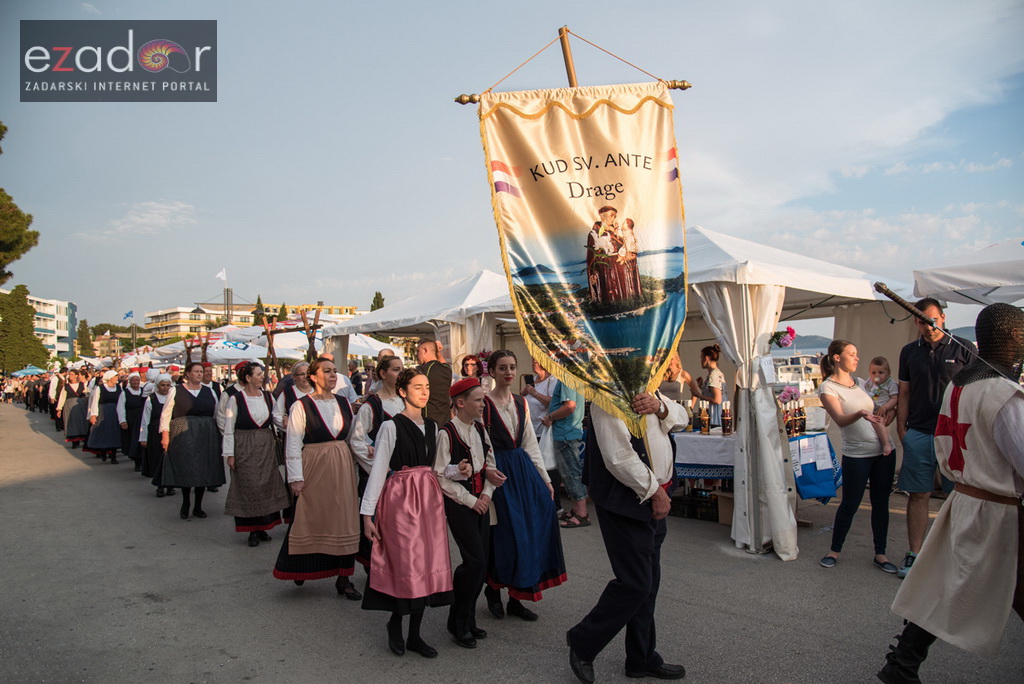 Otvoren 12. biogradski Gastro stol Otvoren 12. biogradski Gastro stol