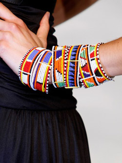 Okitite se hrpom narukvica! (moda.com)