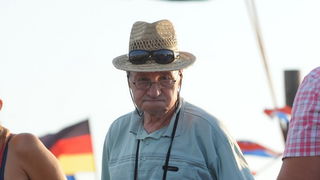 Zadar, 200811.
U Polaci na hipodromu Ravni kotari odrzane su 
14. Medjunarodne galopske konjicke utrke “Oluja 95”. 
Na slici: posjetitelji.
Foto: Andrija Lucic / CROPIX