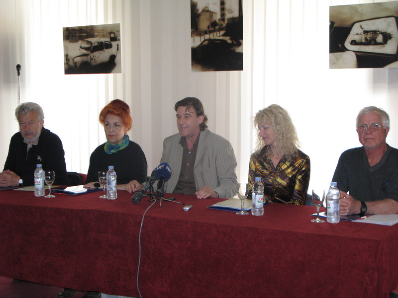 Potpisivanje ugovora u Znanstvenoj knjižnici Zadar Potpisivanje ugovora u Znanstvenoj knjižnici Zadar