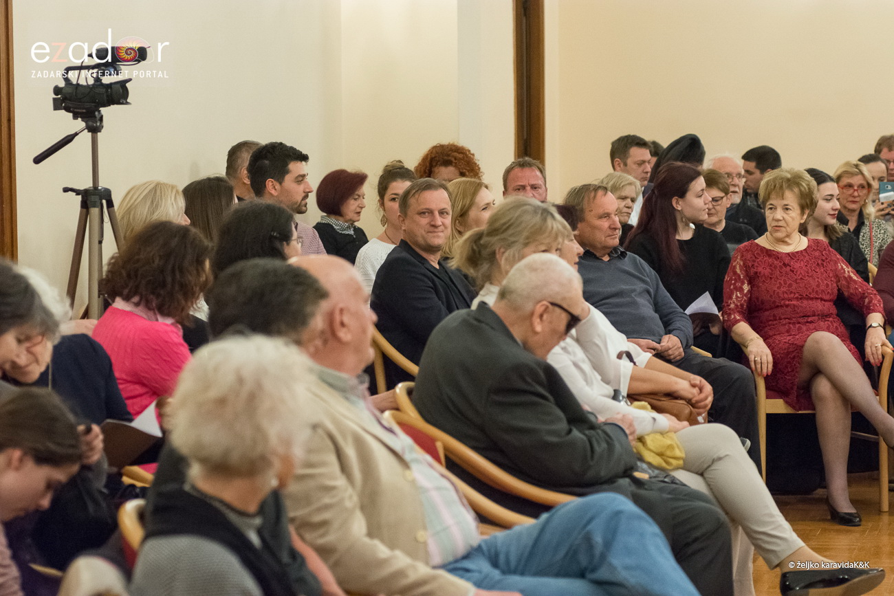 “Glazbena fantazija” Zadarskog komornog orkestra u Svečanoj dvorani Sveučilišta u Zadru. Solist Berislav Šipuš na klaviru, pod ravnanjem maestra Pavla Dešpalja “Glazbena fantazija” Zadarskog komornog orkestra u Svečanoj dvorani Sveučilišta u Zadru. Solist Berislav Šipuš na klaviru, pod ravnanjem maestra Pavla Dešpalja