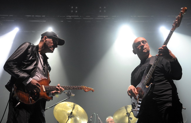 Split, 131109.
Skotski band Simple Minds odrzao je koncert u splitskoj Spaladium Areni. 
Kao predgrupa nastupio je trio Vlatko Stefanovski.
Foto: Jadran Babic / CROPIX