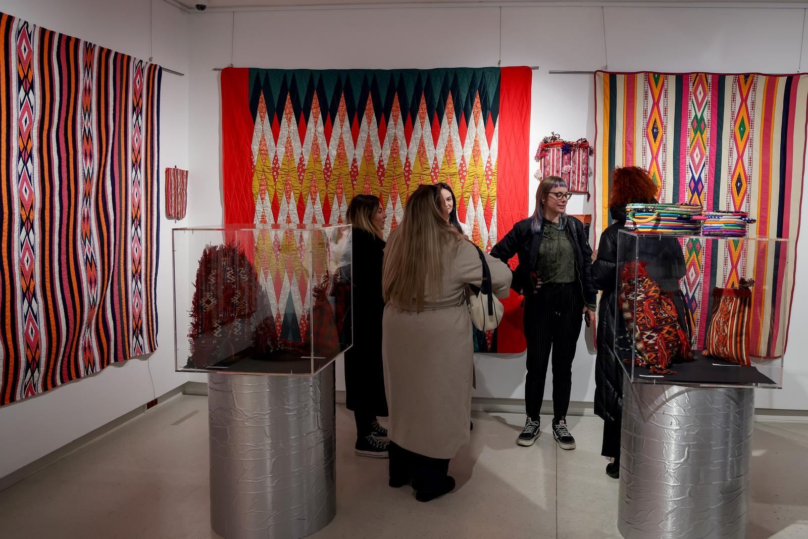 Kneževa palača: Otvorena izložba “Ornamentika sjeverne Dalmacije” Kneževa palača: Otvorena izložba “Ornamentika sjeverne Dalmacije”