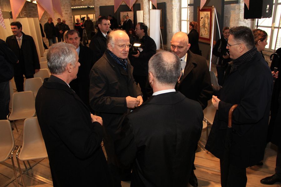 Kneževa palača: Izložba “Tragovi prošlosti na vratima sadašnjosti” Kneževa palača: Izložba “Tragovi prošlosti na vratima sadašnjosti”