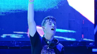 Zrce, 020712,
Nocni zivot na plazi Zrce.
Hideout Festival, do sada bio najposjeceniji dan , s oko otprilike 5000 posjetitelja samo u Aquariusu. Kao zvijezda veceri nastupio je Skrillex , a osim njega nastupali su Skream and Benga, Chase and Status, Sub Fo Zrce, 020712,
Nocni zivot na plazi Zrce.
Hideout Festival, do sada bio najposjeceniji dan , s oko otprilike 5000 posjetitelja samo u Aquariusu. Kao zvijezda veceri nastupio je Skrillex , a osim njega nastupali su Skream and Benga, Chase and Status, Sub Fo