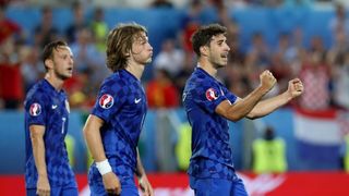 Velika fešta hrvatskih nogometaša i navijača u Bordeauxu nakon pobjede nad Španjolskom 2-1. Photo: PIXSELL Velika fešta hrvatskih nogometaša i navijača u Bordeauxu nakon pobjede nad Španjolskom 2-1. Photo: PIXSELL