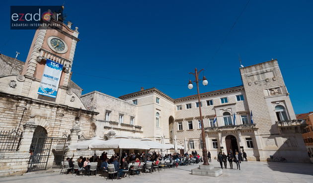 Đir po gradu, petak 9. ožujka 2018. Caffe bar Lovre, Narodni trg, Gradska uprava