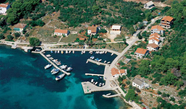 Brgulje, luka, Molat, lučica