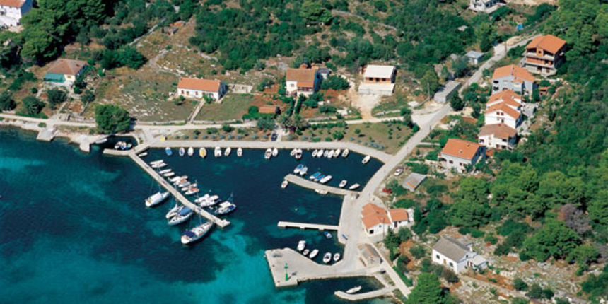 Brgulje, luka, Molat, lučica