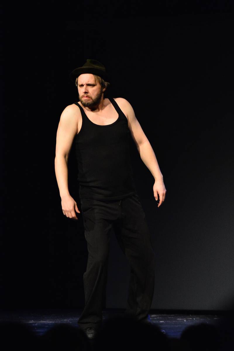 Predstava “Njuške” u HNK Zadar, foto: Iva Perinčić Predstava “Njuške” u HNK Zadar, foto: Iva Perinčić