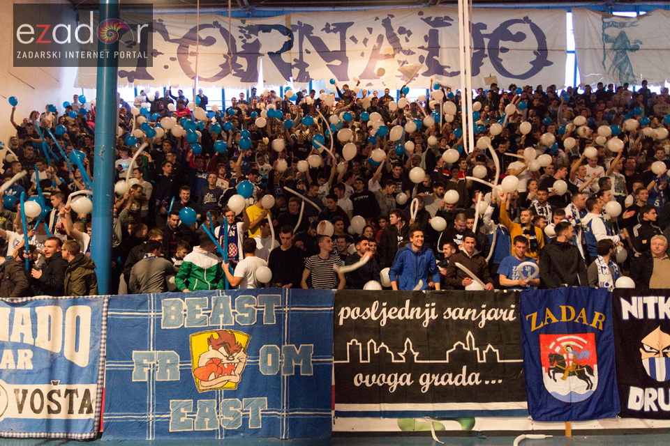 Humanitarno gledanje utakmice Zadar-Cibona u Jazinama Humanitarno gledanje utakmice Zadar-Cibona u Jazinama