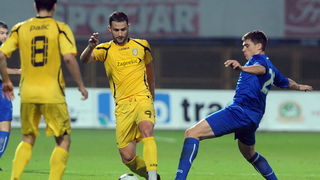 Zapresic, 151010.
Stadion NK Inter, 1. HNL, 11. kolo, seniori, susret NK Inter i NK Zadar.
Na slici: Arber Abilaliaj 9, Antonio Mrsic 22.
Foto: Damir Krajac / CROPIX Zapresic, 151010.
Stadion NK Inter, 1. HNL, 11. kolo, seniori, susret NK Inter i NK Zadar.
Na slici: Arber Abilaliaj 9, Antonio Mrsic 22.
Foto: Damir Krajac / CROPIX