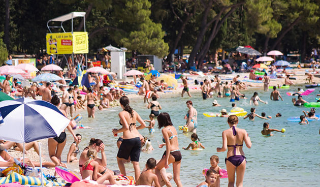 Đir biogradskom plažom, kupanje, turisti (foto:Saša Čuka)