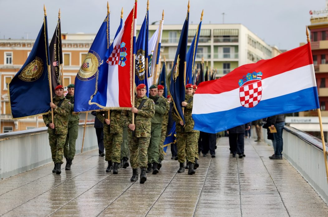 e3bcae0ff7b3b9820d7a1daf4163d2ee_XL