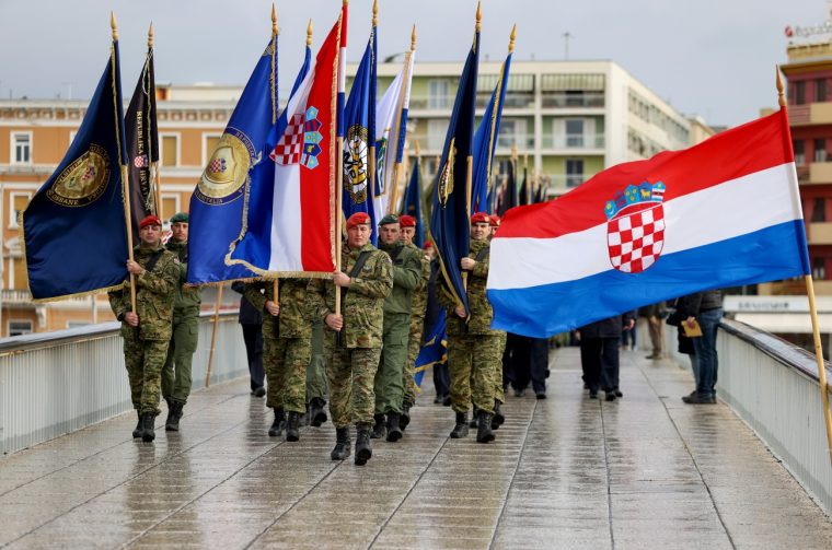 e3bcae0ff7b3b9820d7a1daf4163d2ee_XL