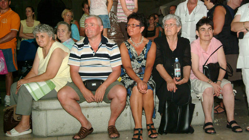 Pet Tambura na Narodnom trgu