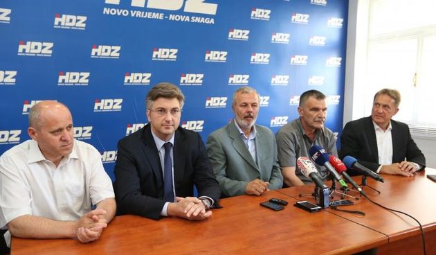 Kandidata za predsjednika HDZ-a, Andreja Plenkovica podržali su dalmatinski županijski čelnici.