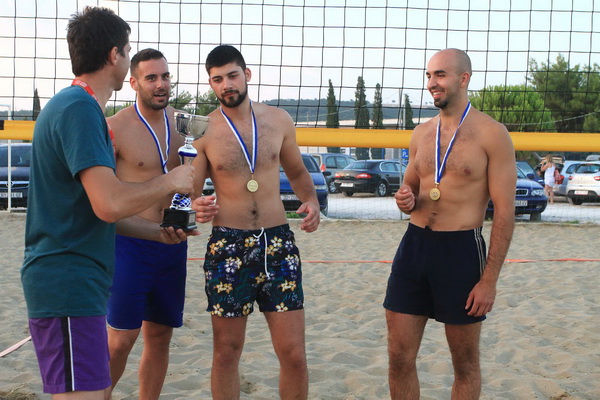Na plaži Punta u Bibinjama održan 6. Memorijalni turnir u odbojci na pijesku za Tomislav Sikirića – Siku. Foto: Leo Banić Na plaži Punta u Bibinjama održan 6. Memorijalni turnir u odbojci na pijesku za Tomislav Sikirića – Siku. Foto: Leo Banić