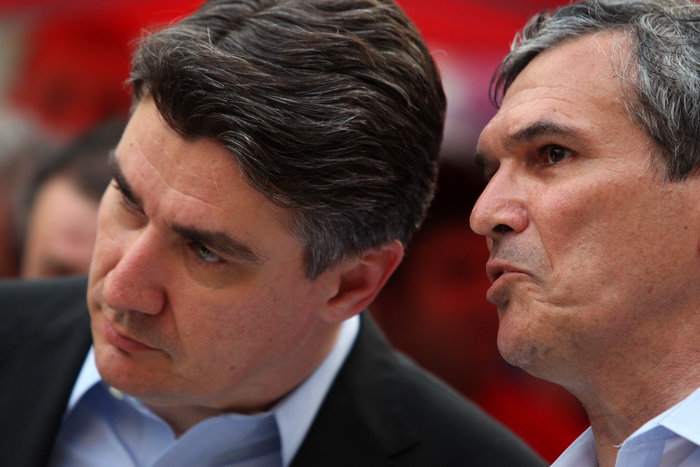 Zadar, 120513.
Trg pet bunara, Poluotok. 
Predizborni skup SDP-a na kojem je sudjelovao predsjednik stranke Zoran Milanovic. Na skupu je predstavljen i kandidat za gradonacelnika Zadra Ivo Bilic. Na fotografiji: Zoran Milanovic i Ivo Bilic.
Foto: Jure Mis