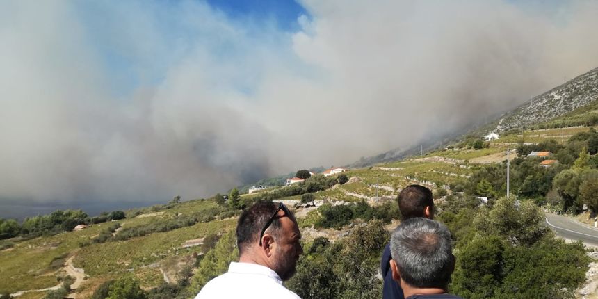 Veliki požar na Pelješcu Veliki požar na Pelješcu