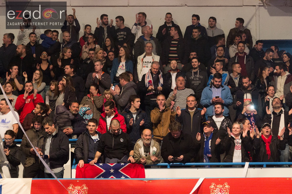 Humanitarno gledanje utakmice Zadar-Cibona u Jazinama Humanitarno gledanje utakmice Zadar-Cibona u Jazinama