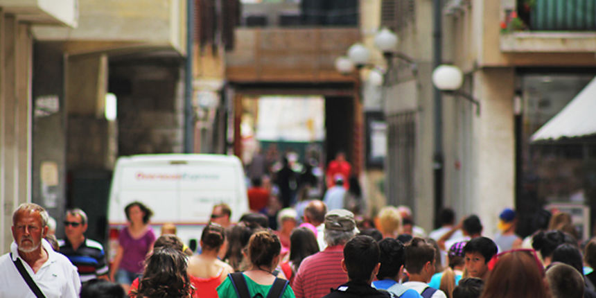 Đir po gradu 13. lipnja 2011., ljudi, ulica, gužva (foto:Saša Čuka) Đir po gradu 13. lipnja 2011., ljudi, ulica, gužva (foto:Saša Čuka)
