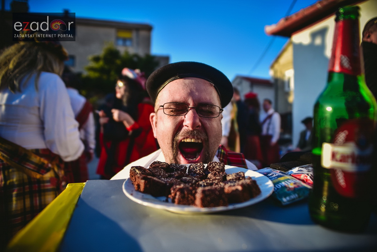 Škotski kiltovi preplavili zadarske Stanove Škotski kiltovi preplavili zadarske Stanove