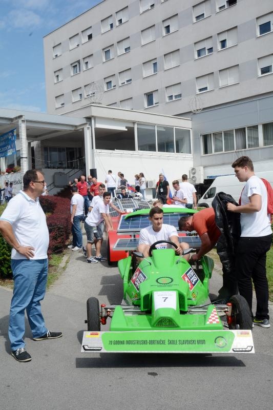Sisak: Utrka solarnih automobila hrvatskih stukovnih škola