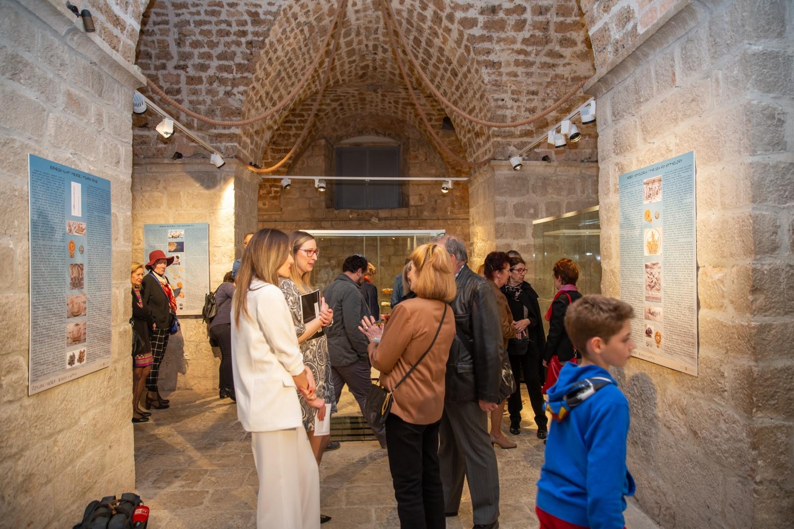 Dubrovnik: Zadrani gostuju s izložbom “Čovjek i more: Ribolov u antici”