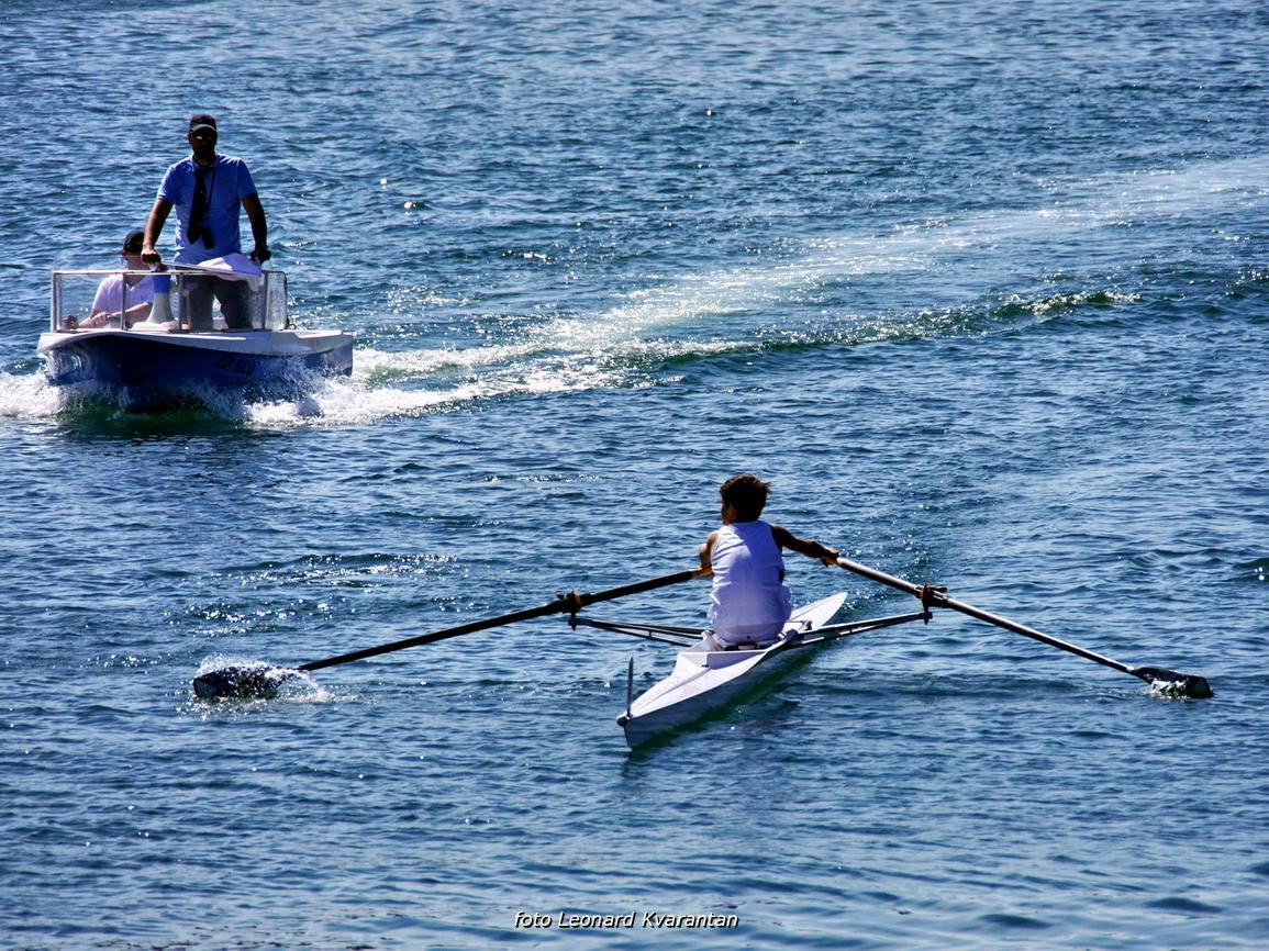 U uvali Jazine održana 3. regata veslačkog mini kupa Dalmacije U uvali Jazine održana 3. regata veslačkog mini kupa Dalmacije