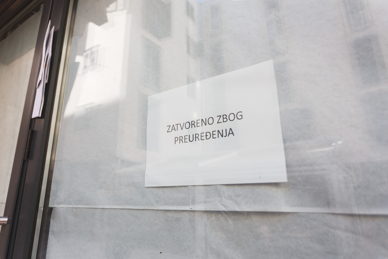 Zatvorene butige i poluprazan zadarski Poluotok Zatvorene butige i poluprazan zadarski Poluotok