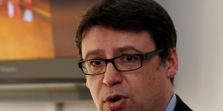 Karlovac, 190313.
Potpisivanje sporazuma o pokroviteljstvu 13. Otvorenog prvenstva Hrvatske u mini i super mini rukometu. Sporazum su u ime pokrovitelja Ministarstva znanosti, obrazovanja i sporta, potpisali ministar dr. Zeljko Jovanovic, a Ugovor o rekla Karlovac, 190313.
Potpisivanje sporazuma o pokroviteljstvu 13. Otvorenog prvenstva Hrvatske u mini i super mini rukometu. Sporazum su u ime pokrovitelja Ministarstva znanosti, obrazovanja i sporta, potpisali ministar dr. Zeljko Jovanovic, a Ugovor o rekla