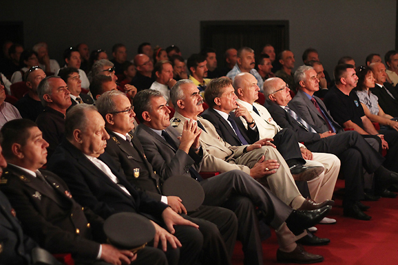 Obiljezavanje 20-te godisnjice Otockog bataljuna(foto:Saša Čuka) Obiljezavanje 20-te godisnjice Otockog bataljuna(foto:Saša Čuka)