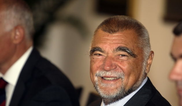 Varazdin, 100909.
Hrvatski predsjednik Stjepan Mesic u sluzbenom je posjetu Varazdinu, otvorio je dogradjeni dio zgrade prve Gimnazije Varazdin, te posjetio poslovni sustav Vindija.
Foto: Zeljko Hajdinjak / Cropix