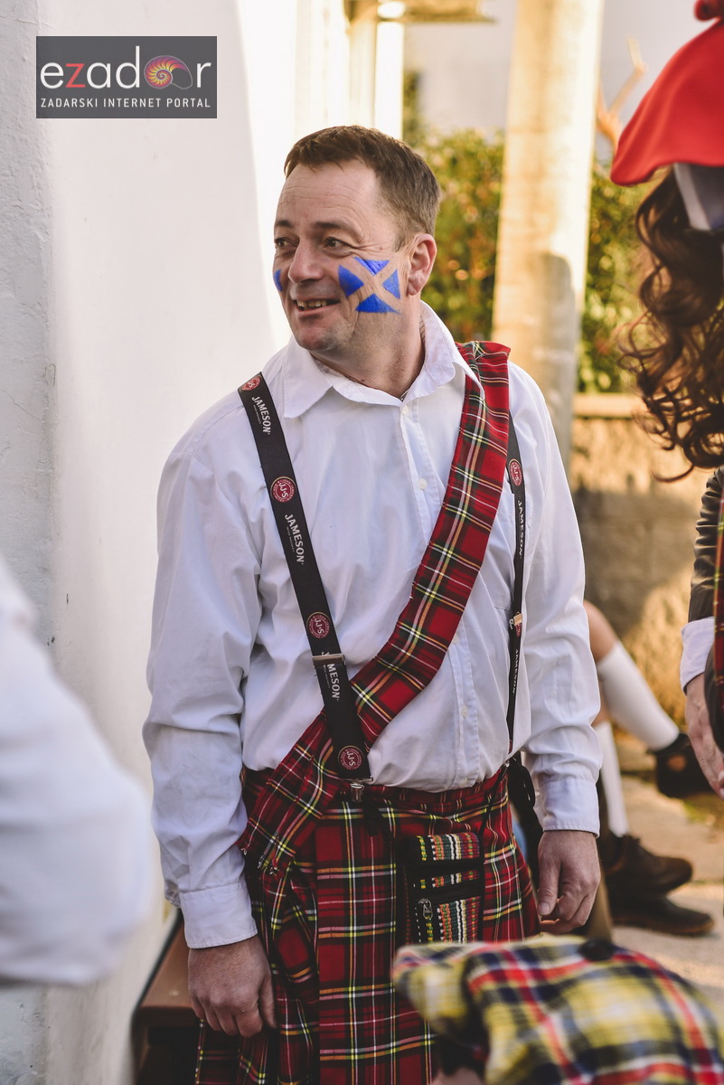 Škotski kiltovi preplavili zadarske Stanove Škotski kiltovi preplavili zadarske Stanove