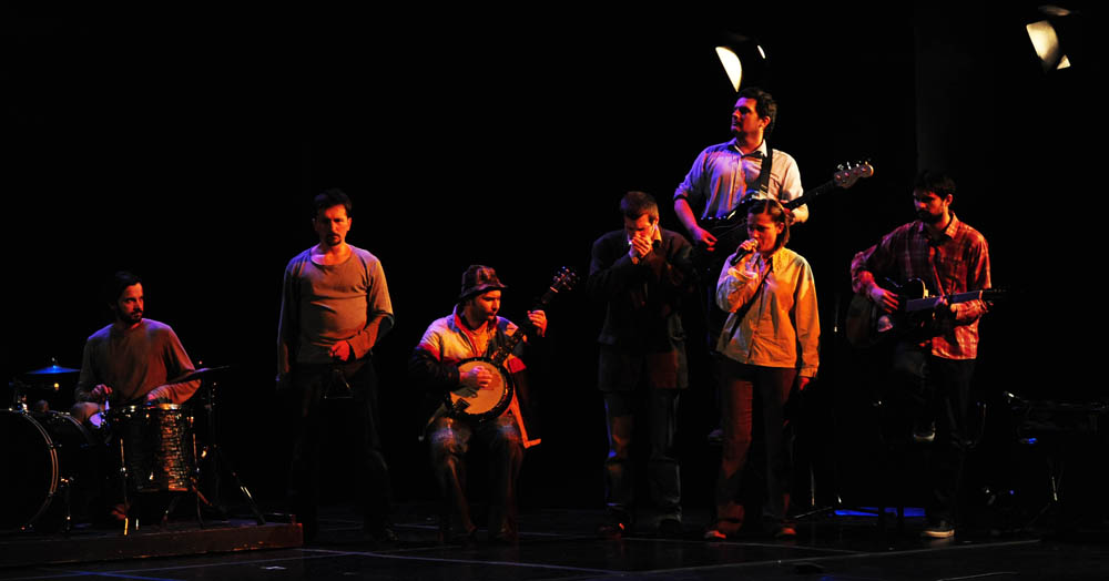 Zadar, 21.01.2013. snimio: Nenad Marčev
TEATAR EXIT, Zagreb
Saša Anočić
KAUBOJI
redatelj: Saša Anočić
igraju: Živko Anočić, Matija Antolić,
Hrvoje Barišić, Krunoslav Klabučar,
Rakan Rushaidat, Radovan Ruždjak i Ivana Rushaidat
izvan pre Zadar, 21.01.2013. snimio: Nenad Marčev
TEATAR EXIT, Zagreb
Saša Anočić
KAUBOJI
redatelj: Saša Anočić
igraju: Živko Anočić, Matija Antolić,
Hrvoje Barišić, Krunoslav Klabučar,
Rakan Rushaidat, Radovan Ruždjak i Ivana Rushaidat
izvan pre